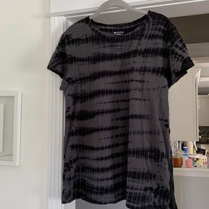 Athleta short sleeve t shirt. Black and gray tie dye. Size XL.